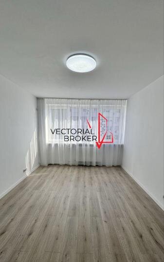 Bd. Ferdinand 3 camere decomandat, revovat integral